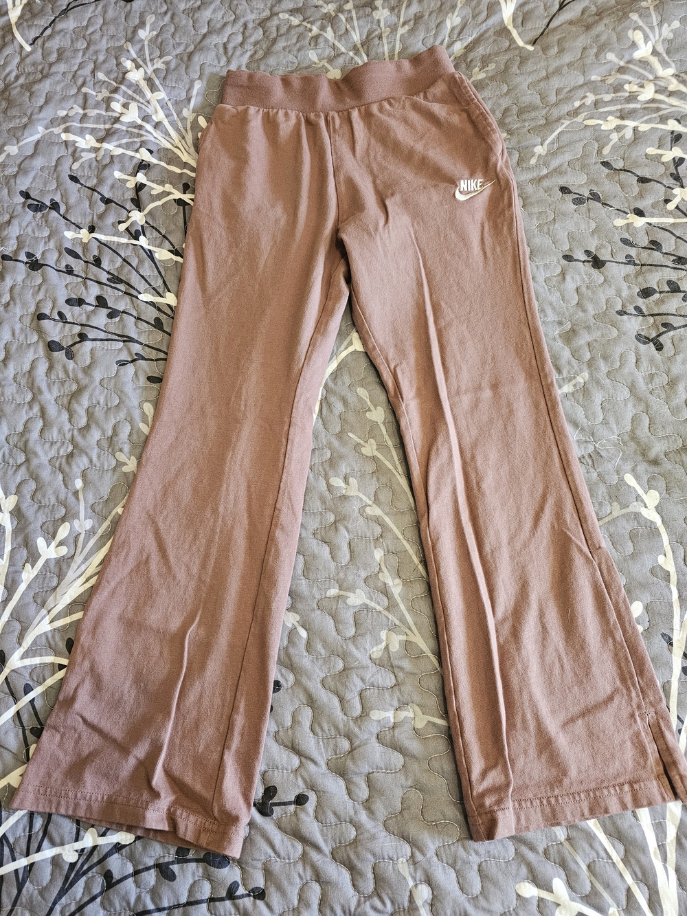 Nike Size M Girls' Comfy Mauve Flare Cozy Sweatpants
